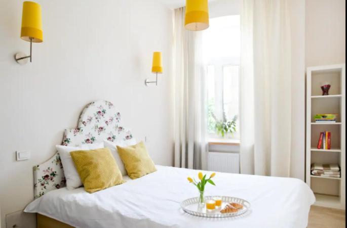 Bright Apartment In Old Town By Urban Rent VNO Buitenkant foto